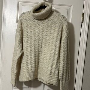 NWT Old Navy Turtleneck in Oatmeal Recycled Yarn Size Large